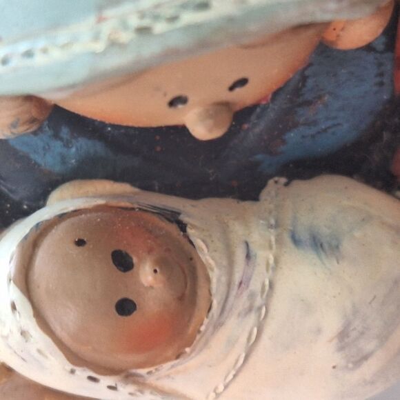 TII COLLECTIONS RESIN NATIVITY HOLY FAMILY FIGURINE Folksy One Solid Piece 5" - Picture 10 of 12